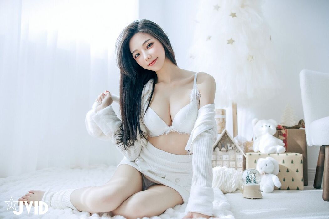 JVID Jiu Jiu 啾啾 – 純白性感小公主啾啾降臨 Part2