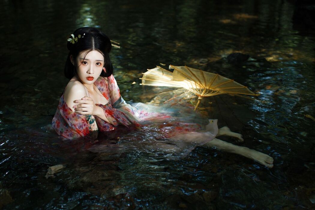 YiTuYu艺图语 Vol.3072 Li Li Si