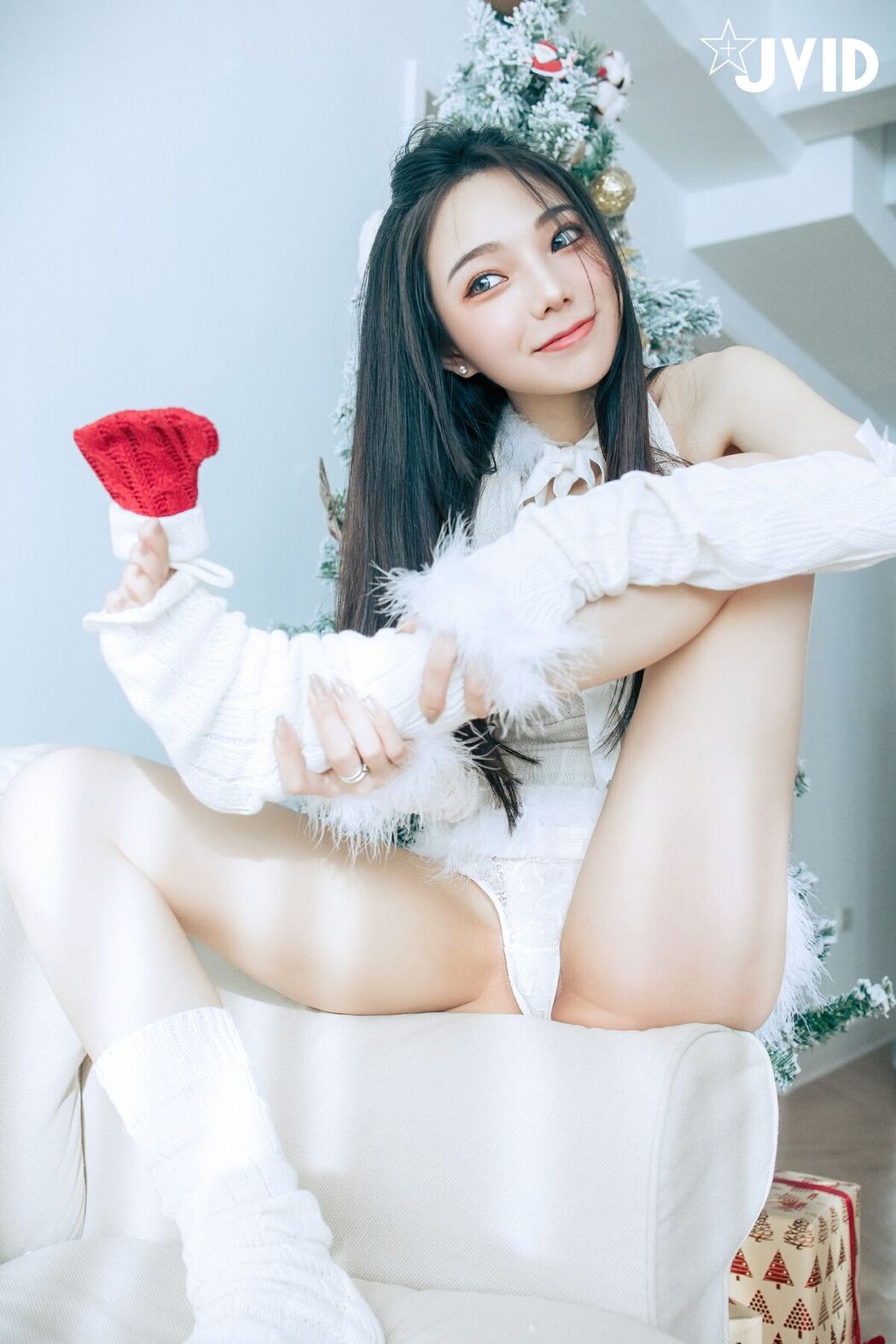 JVID Jiu Jiu 啾啾 – 純白性感小公主啾啾降臨 Part2