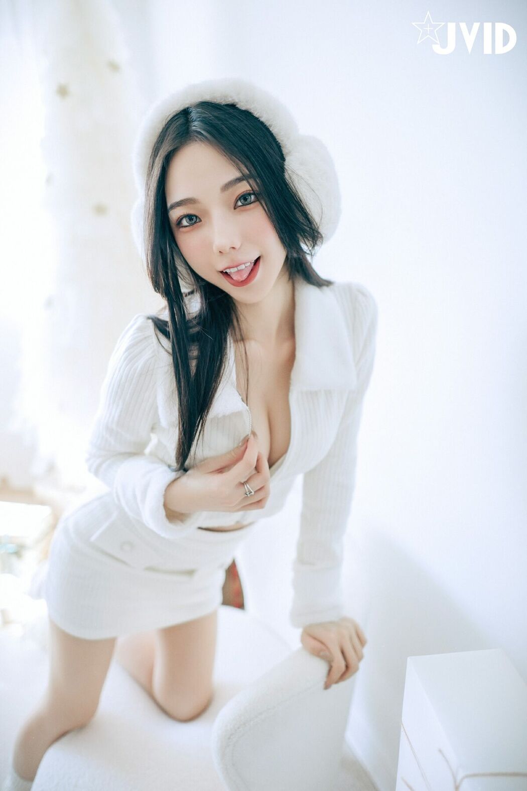 JVID Jiu Jiu 啾啾 – 純白性感小公主啾啾降臨 Part2