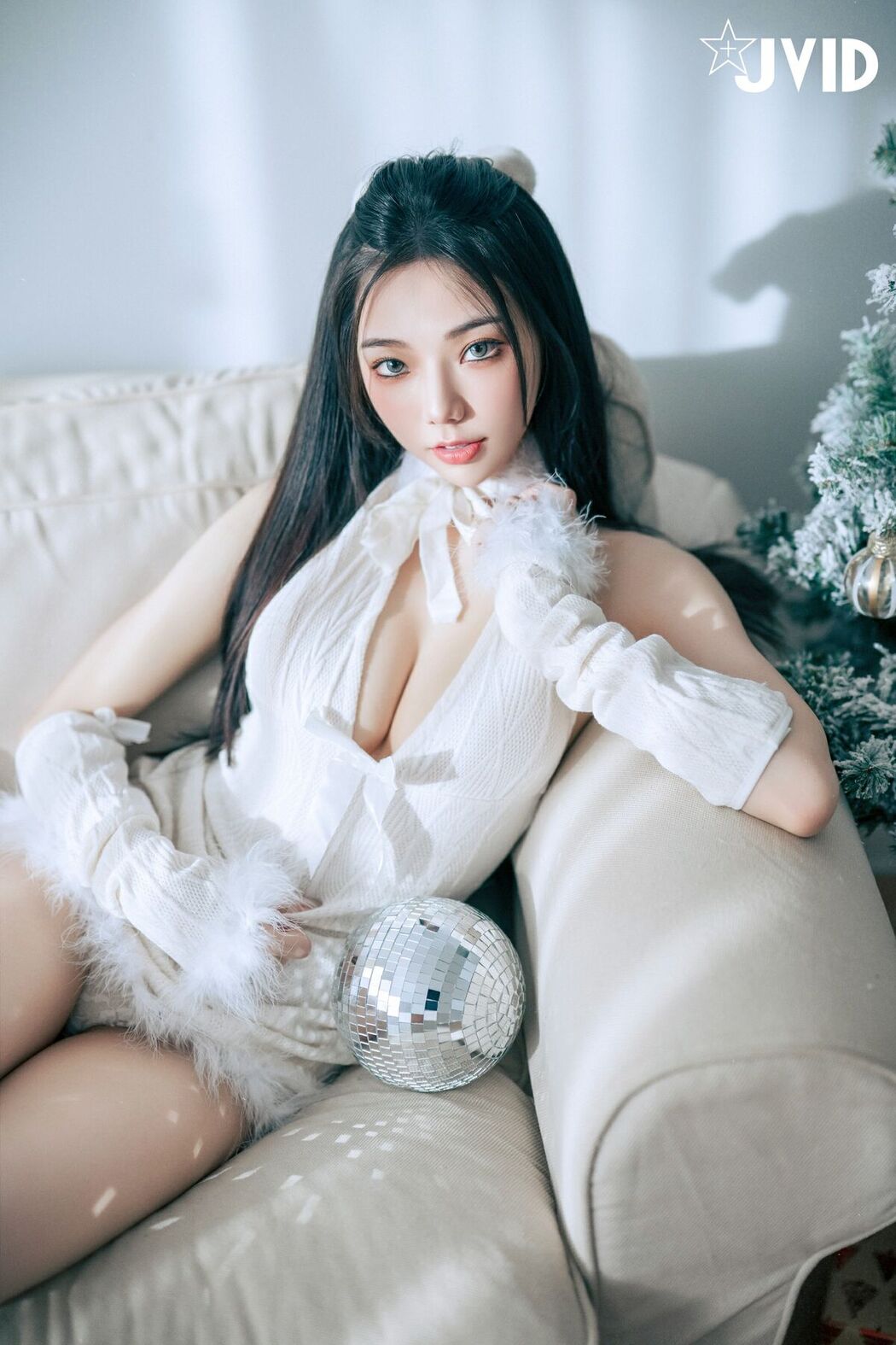 JVID Jiu Jiu 啾啾 – 純白性感小公主啾啾降臨 Part2