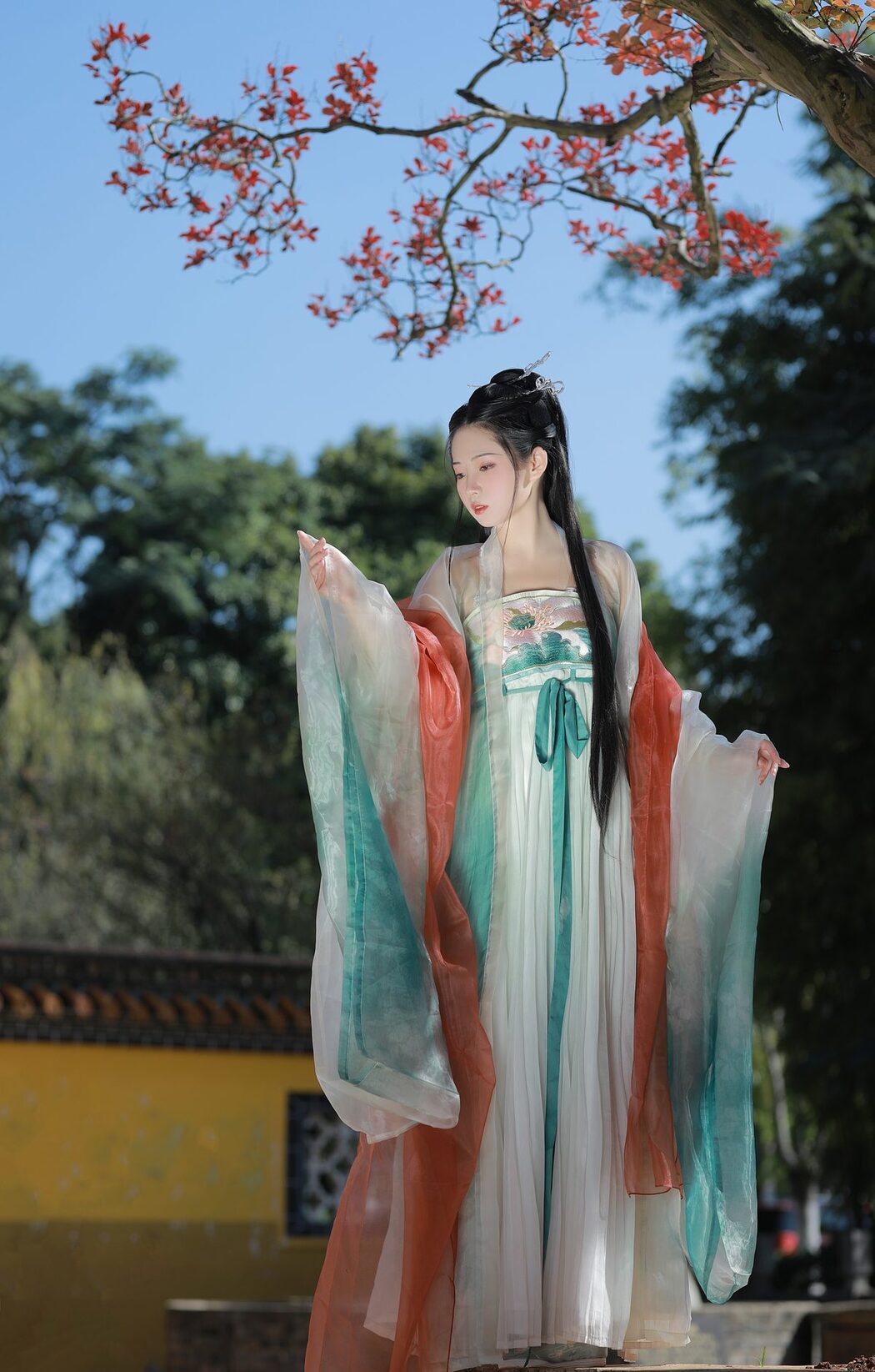 YiTuYu艺图语 Vol.3137 Luo Hua Ren Du Li
