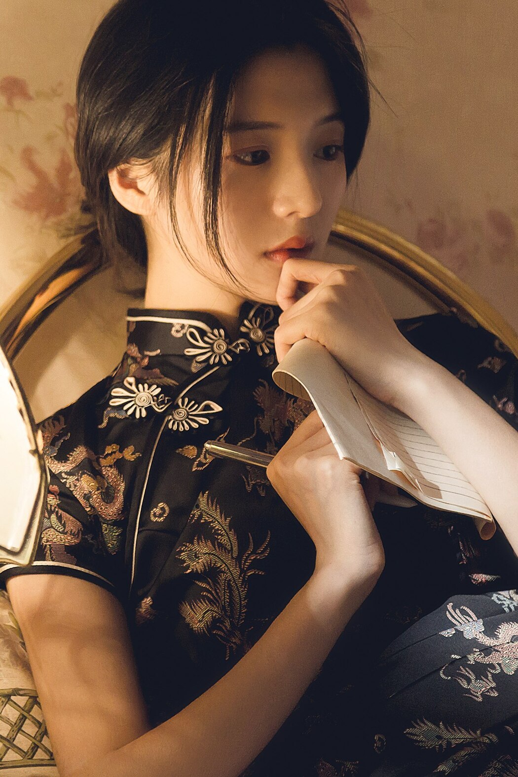 YiTuYu艺图语 Vol.3209 Liang Jia Xin Cover Photo