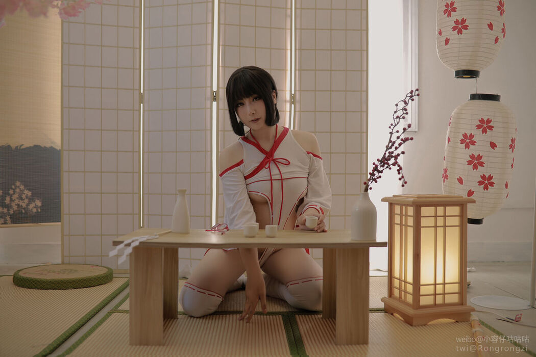Coser@小容仔咕咕咕w – 巫女系列 恶灵退散