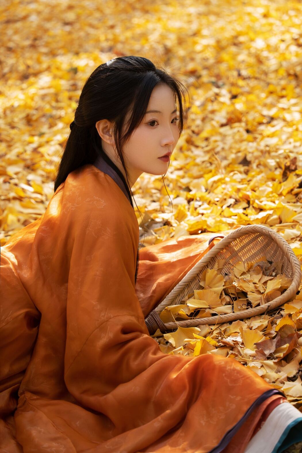 YiTuYu艺图语 Vol.3237 Ren Jian Xiao Bai Long