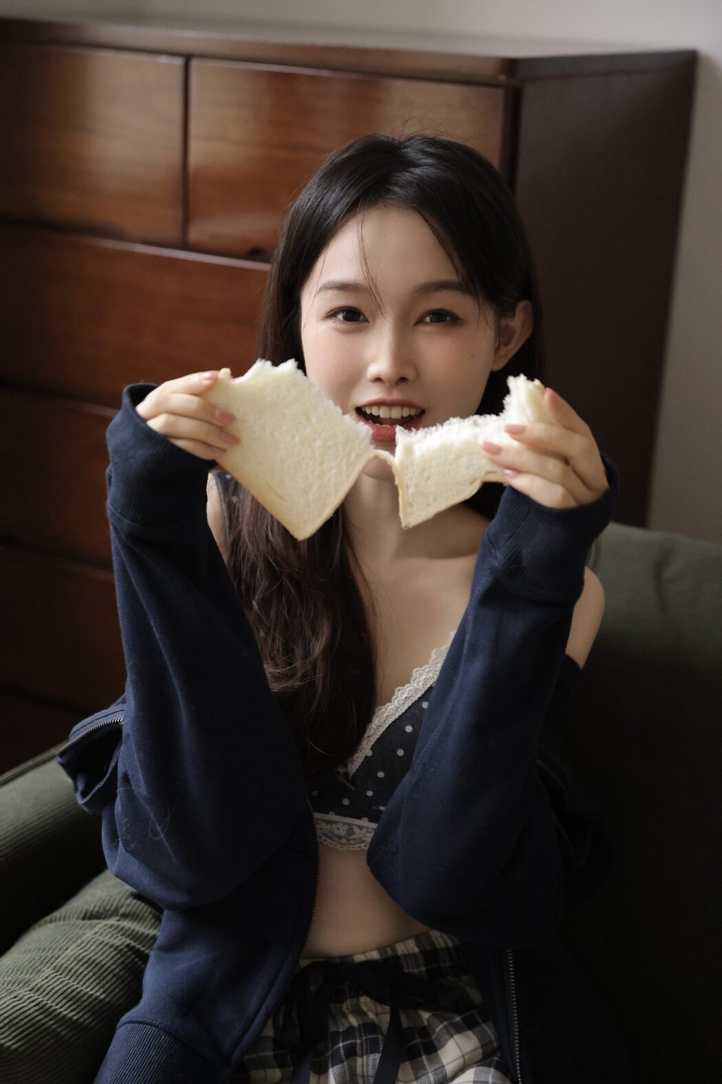 YiTuYu艺图语 Vol.3354 A Miao de Fan Fan