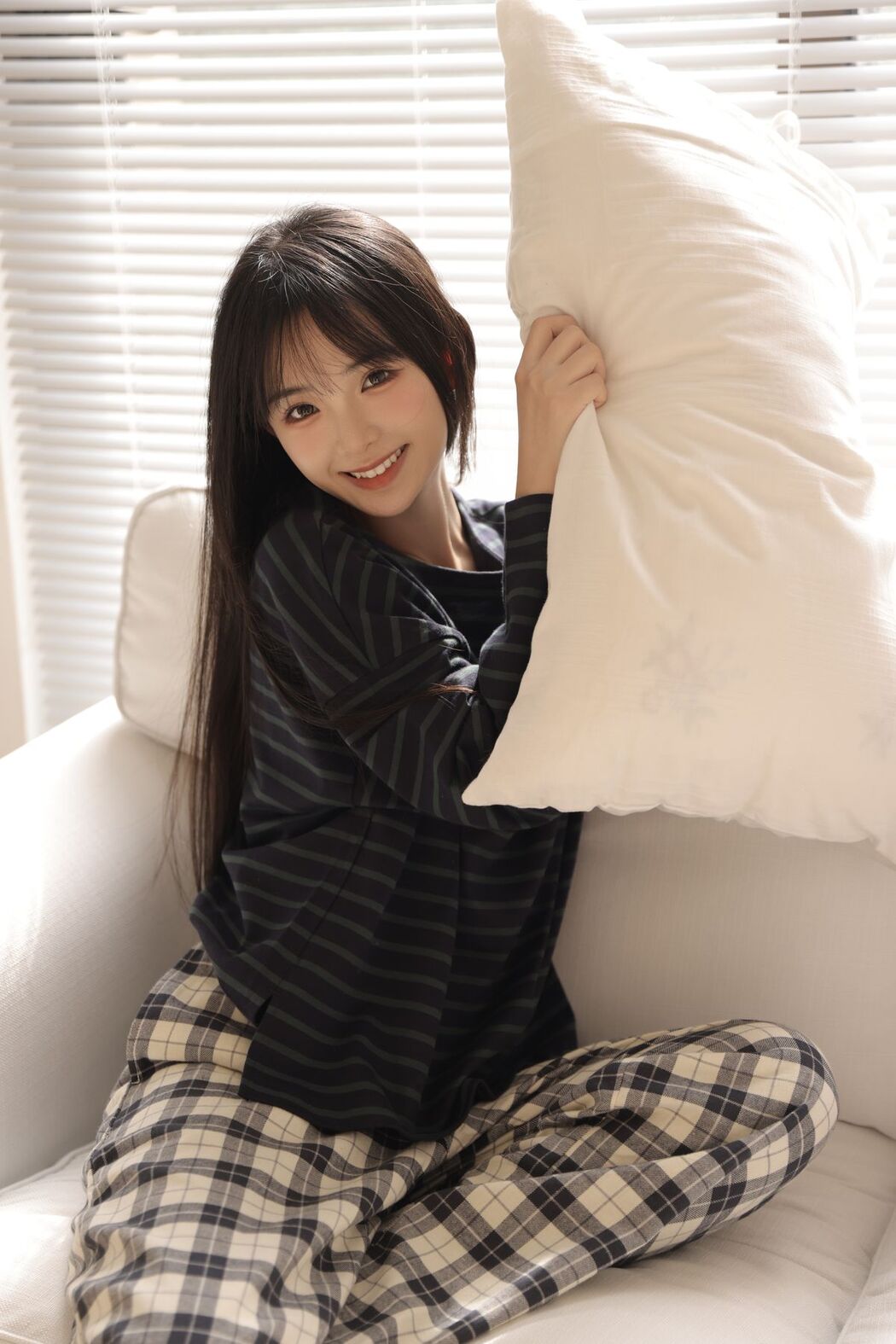 YiTuYu艺图语 Vol.3249 Li Li Zai W