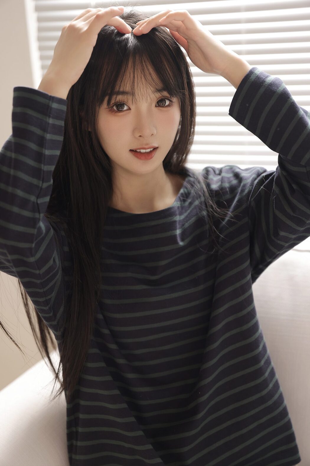 YiTuYu艺图语 Vol.3249 Li Li Zai W Cover Photo