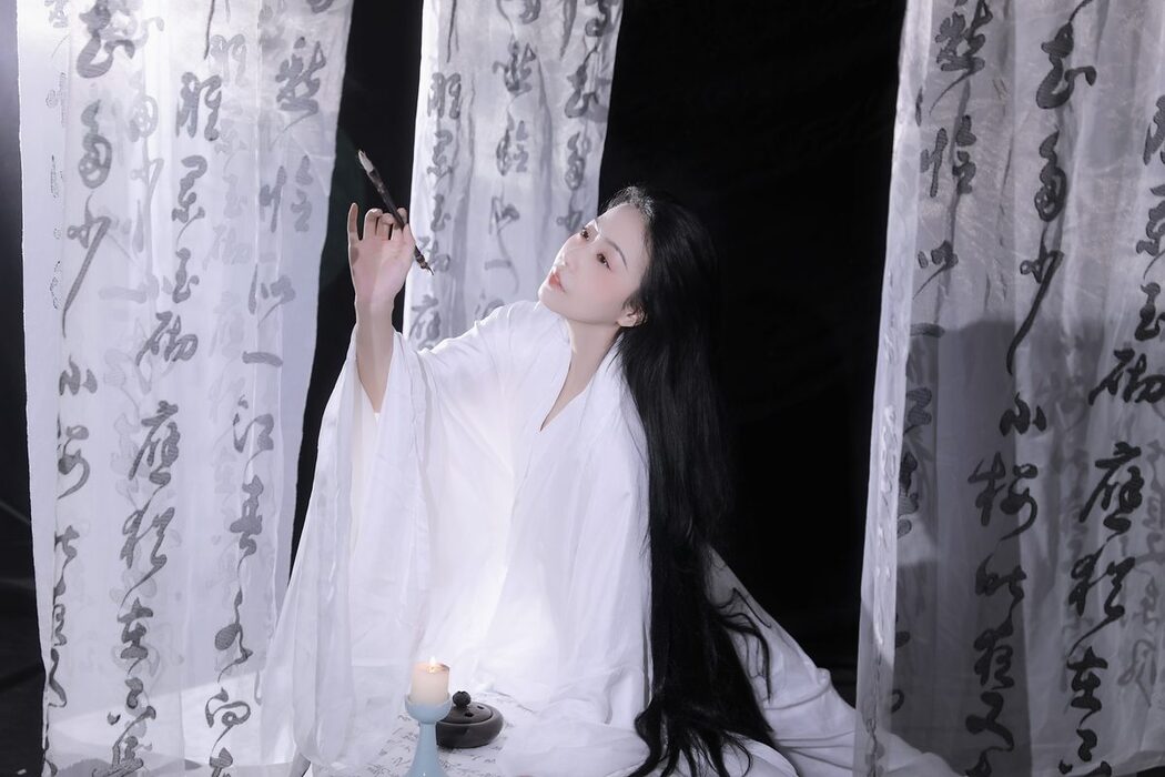 YiTuYu艺图语 Vol.3358 Li Li