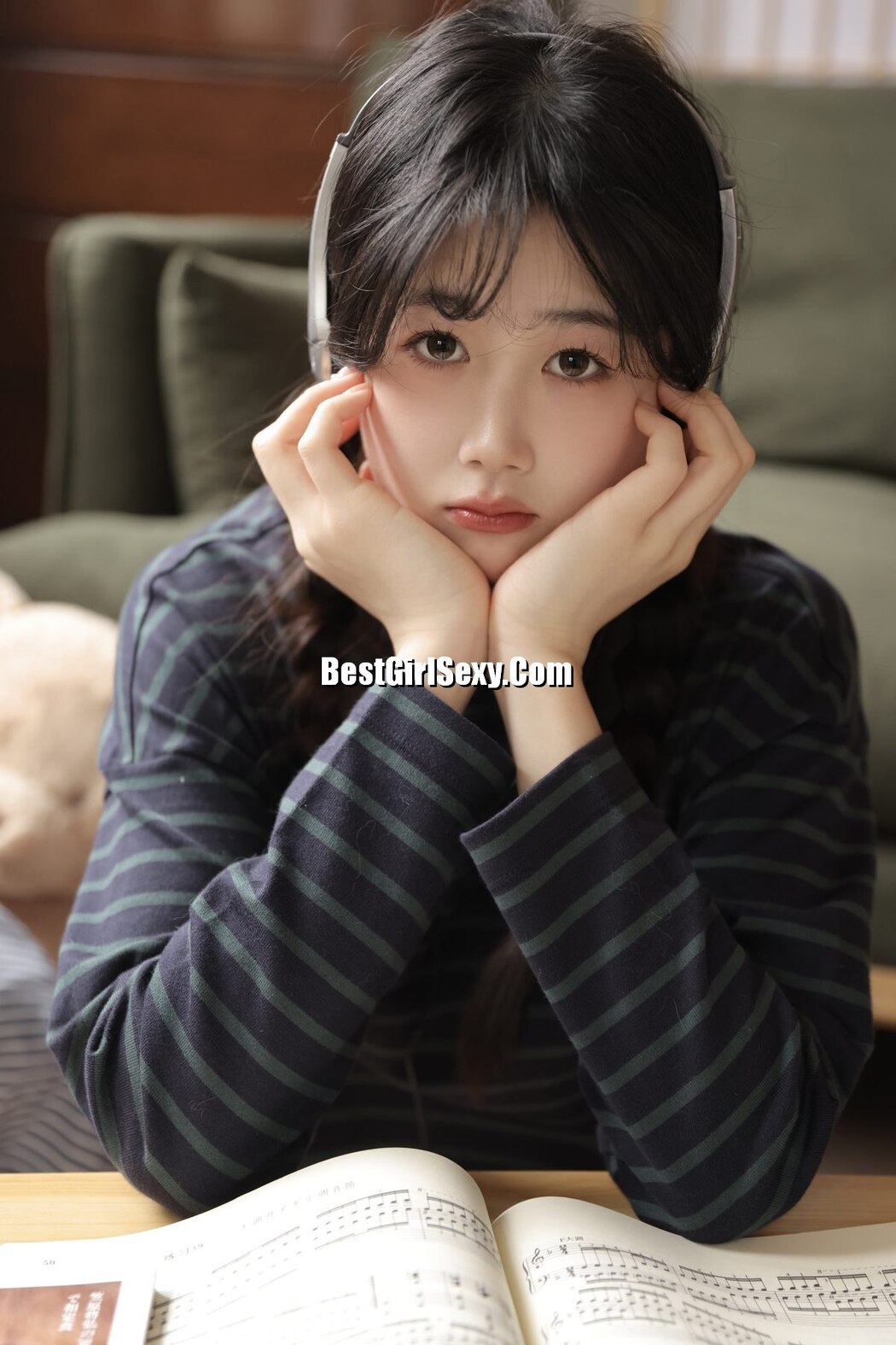 YiTuYu艺图语 Vol.3370 Nian Jiang