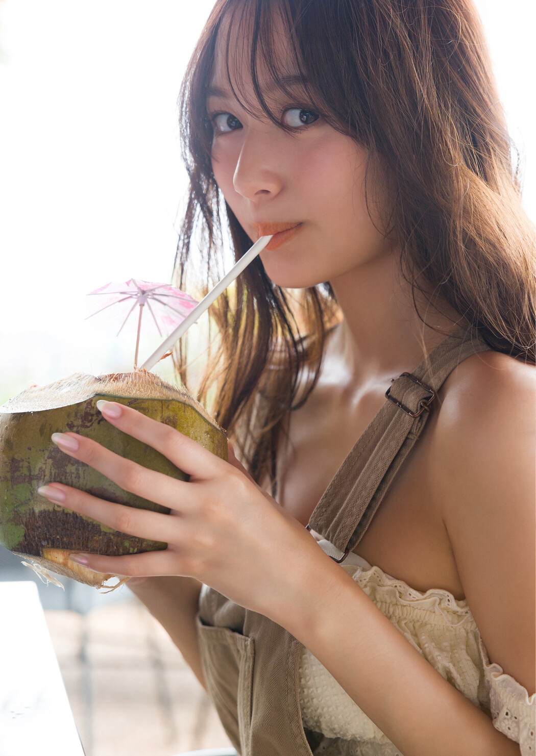 Shiori Kato 加藤栞, Young Jump 2025 No.25 (ヤングジャンプ 2025年25号)