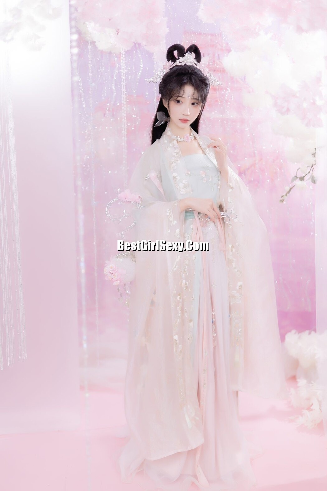 YiTuYu艺图语 Vol.3521 Qi Luo Sheng De Xiao Su Su