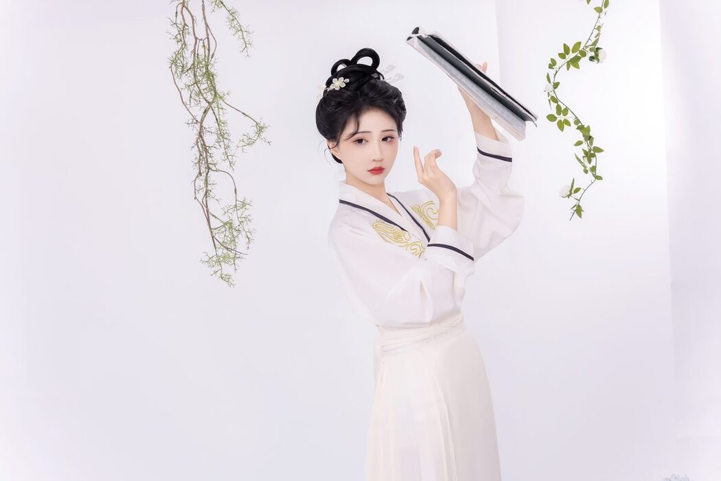 YiTuYu艺图语 Vol.3527 Qi Luo Sheng De Xiao Su Su