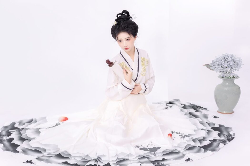 YiTuYu艺图语 Vol.3527 Qi Luo Sheng De Xiao Su Su