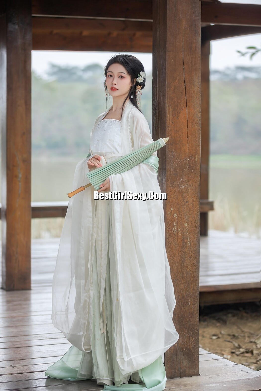 YiTuYu艺图语 Vol.3529 Li Yi Yi