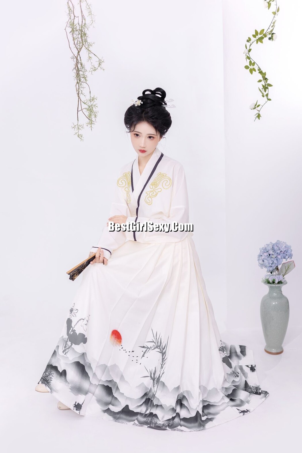 YiTuYu艺图语 Vol.3527 Qi Luo Sheng De Xiao Su Su