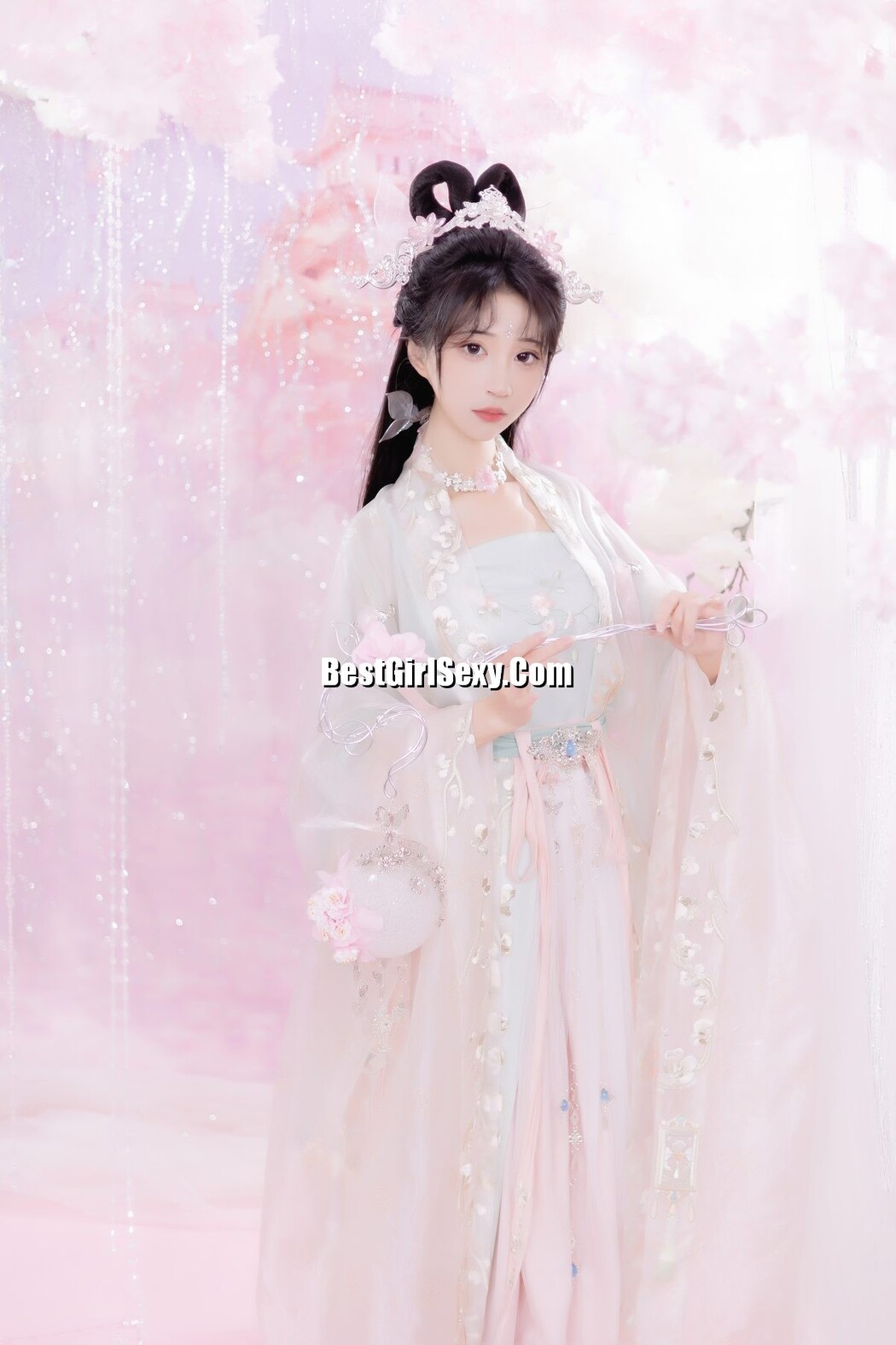 YiTuYu艺图语 Vol.3521 Qi Luo Sheng De Xiao Su Su