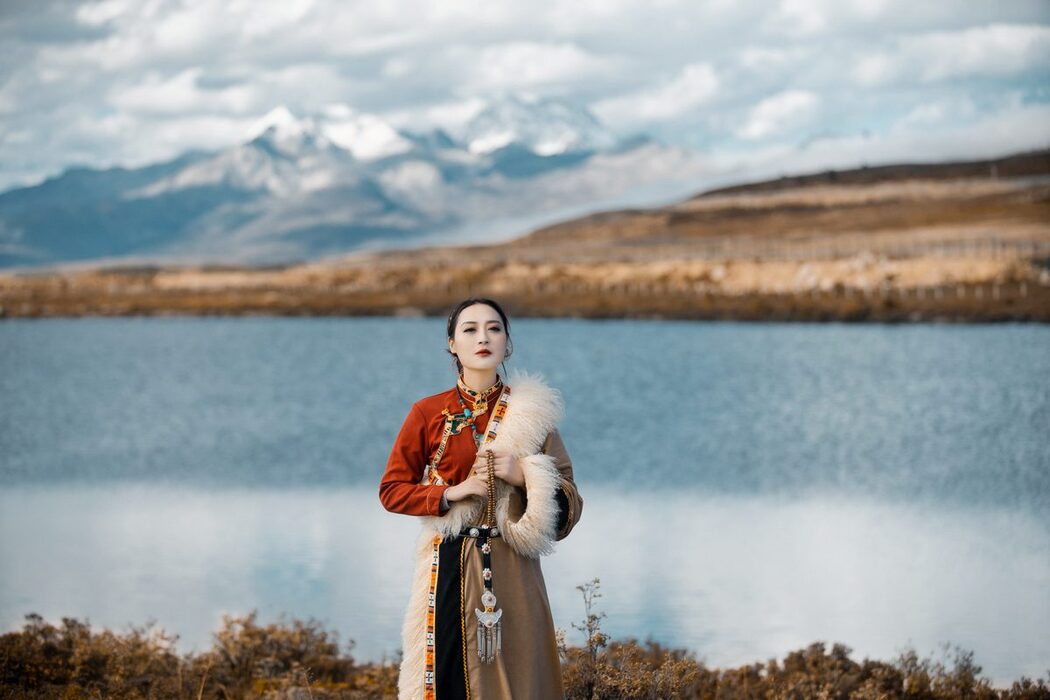 YiTuYu艺图语 Vol.3493 Liang Tiao Yu Bai Bai