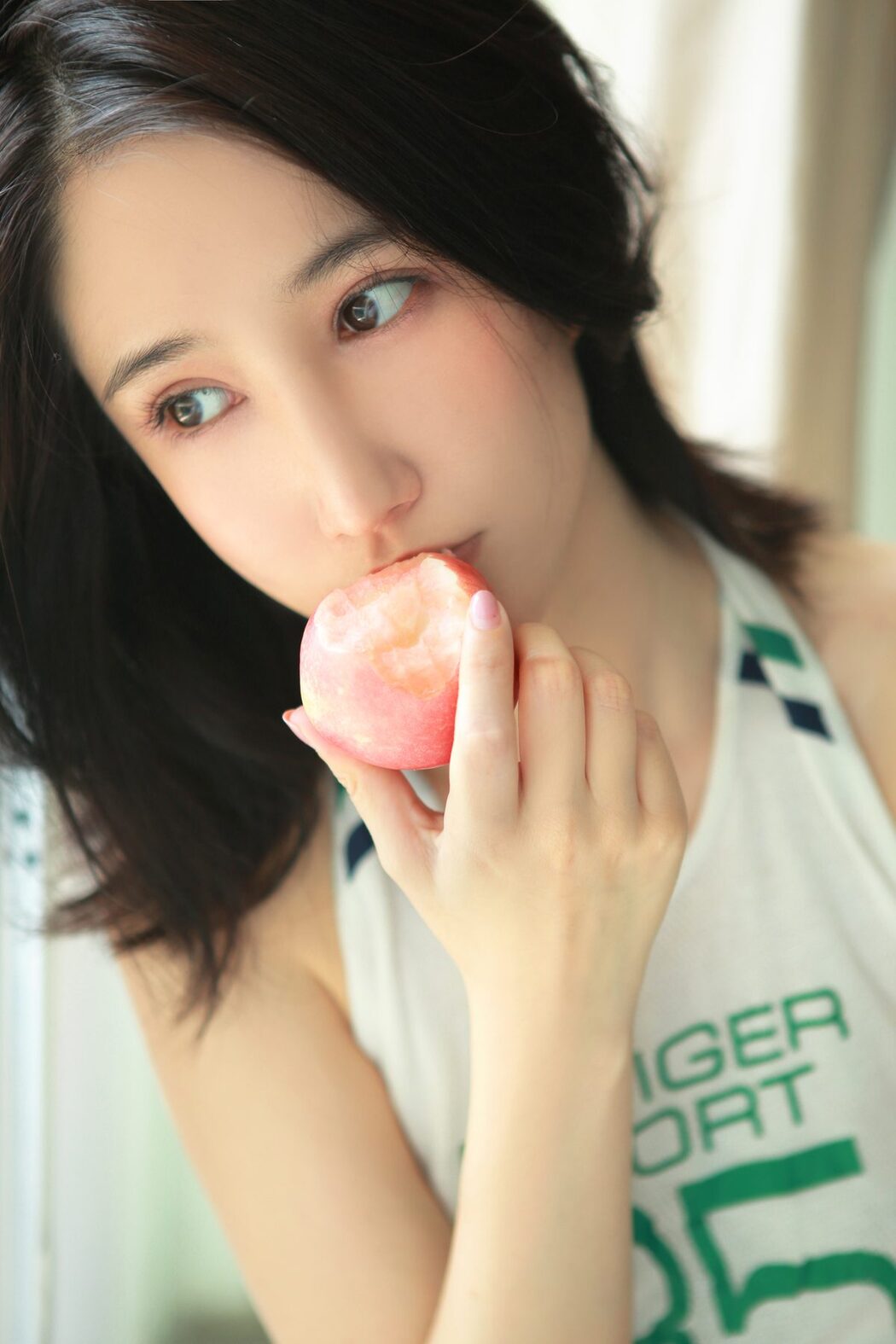 YiTuYu艺图语 Vol.3383 Qian