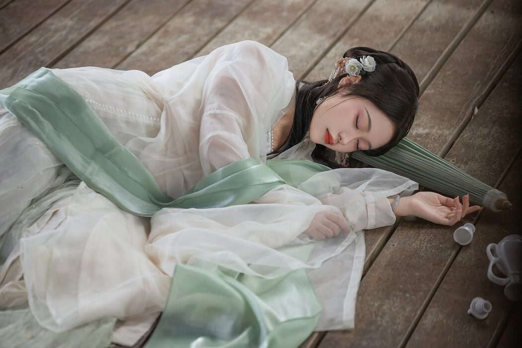 YiTuYu艺图语 Vol.3529 Li Yi Yi