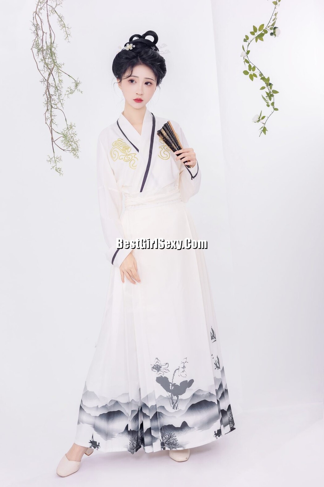 YiTuYu艺图语 Vol.3527 Qi Luo Sheng De Xiao Su Su