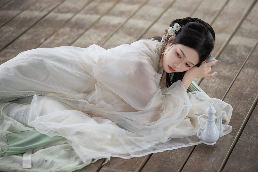 YiTuYu艺图语 Vol.3529 Li Yi Yi