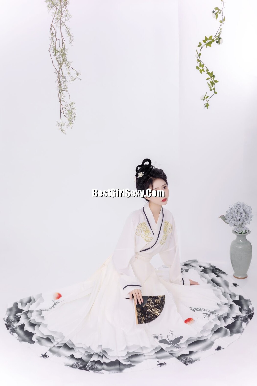 YiTuYu艺图语 Vol.3527 Qi Luo Sheng De Xiao Su Su