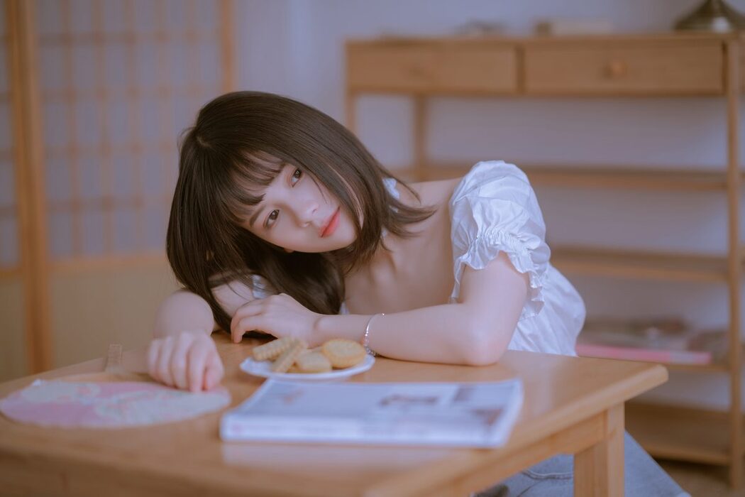 YiTuYu艺图语 Vol.3670 Zhu Ke Shi Zhi Ju