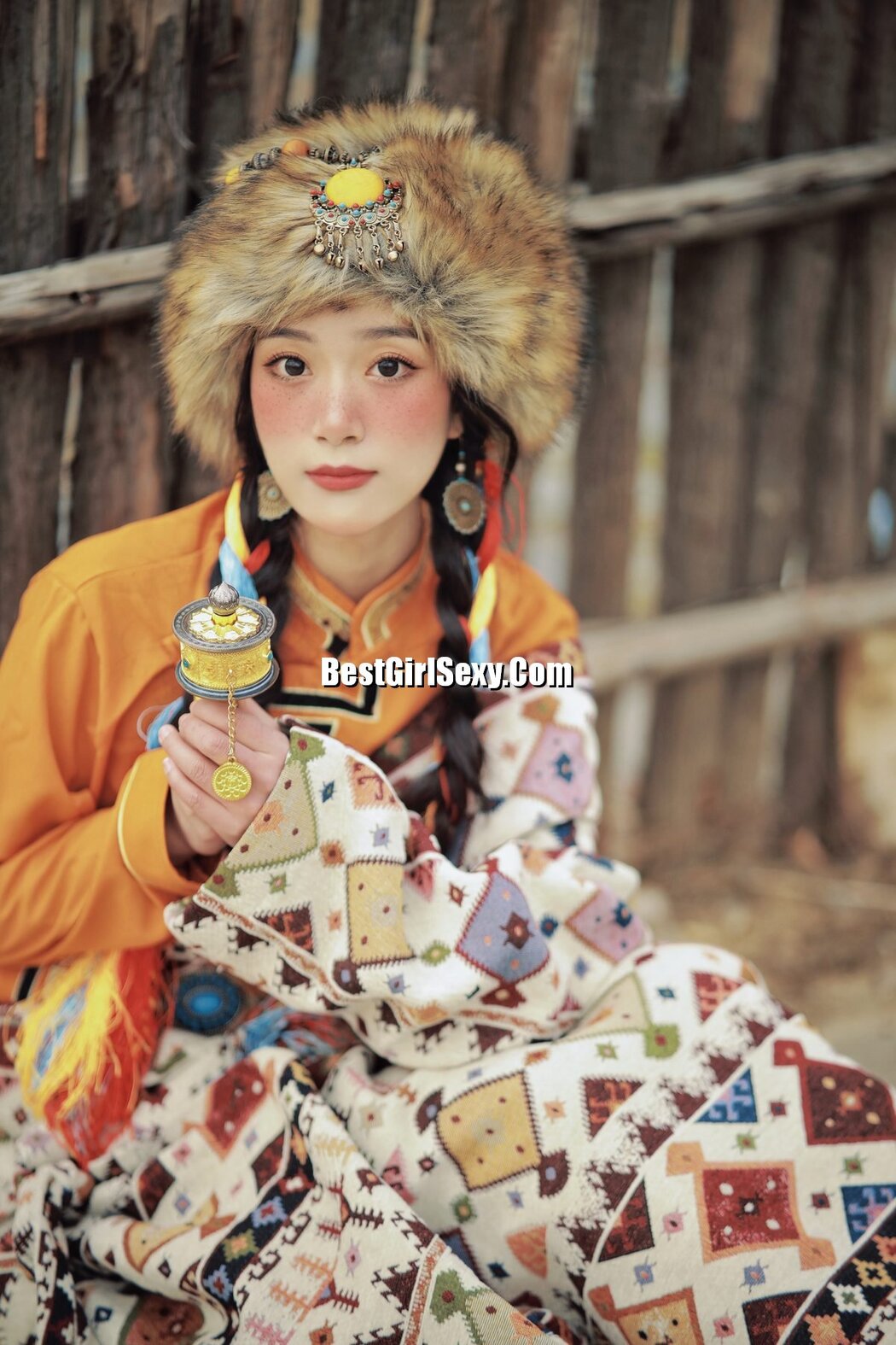 YiTuYu艺图语 Vol.3679 Wei Wei