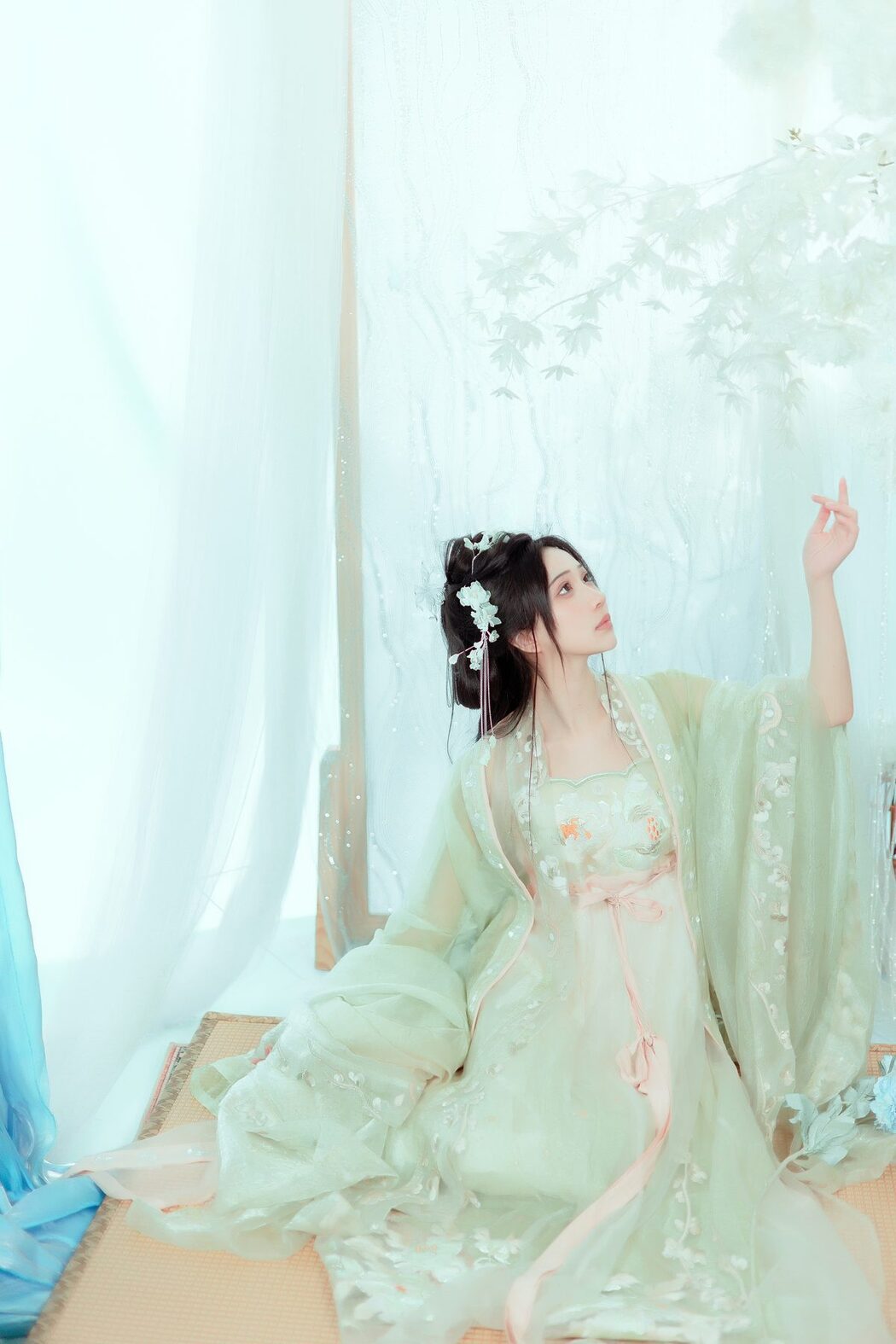 YiTuYu艺图语 Vol.3684 Qi Luo Sheng De Xiao Su Su