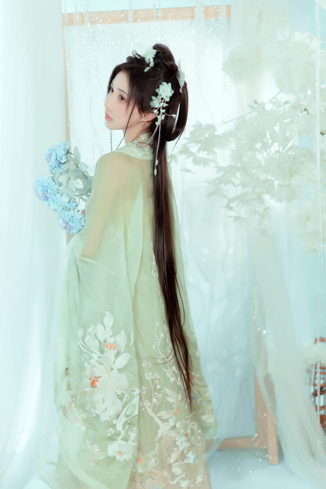 YiTuYu艺图语 Vol.3684 Qi Luo Sheng De Xiao Su Su