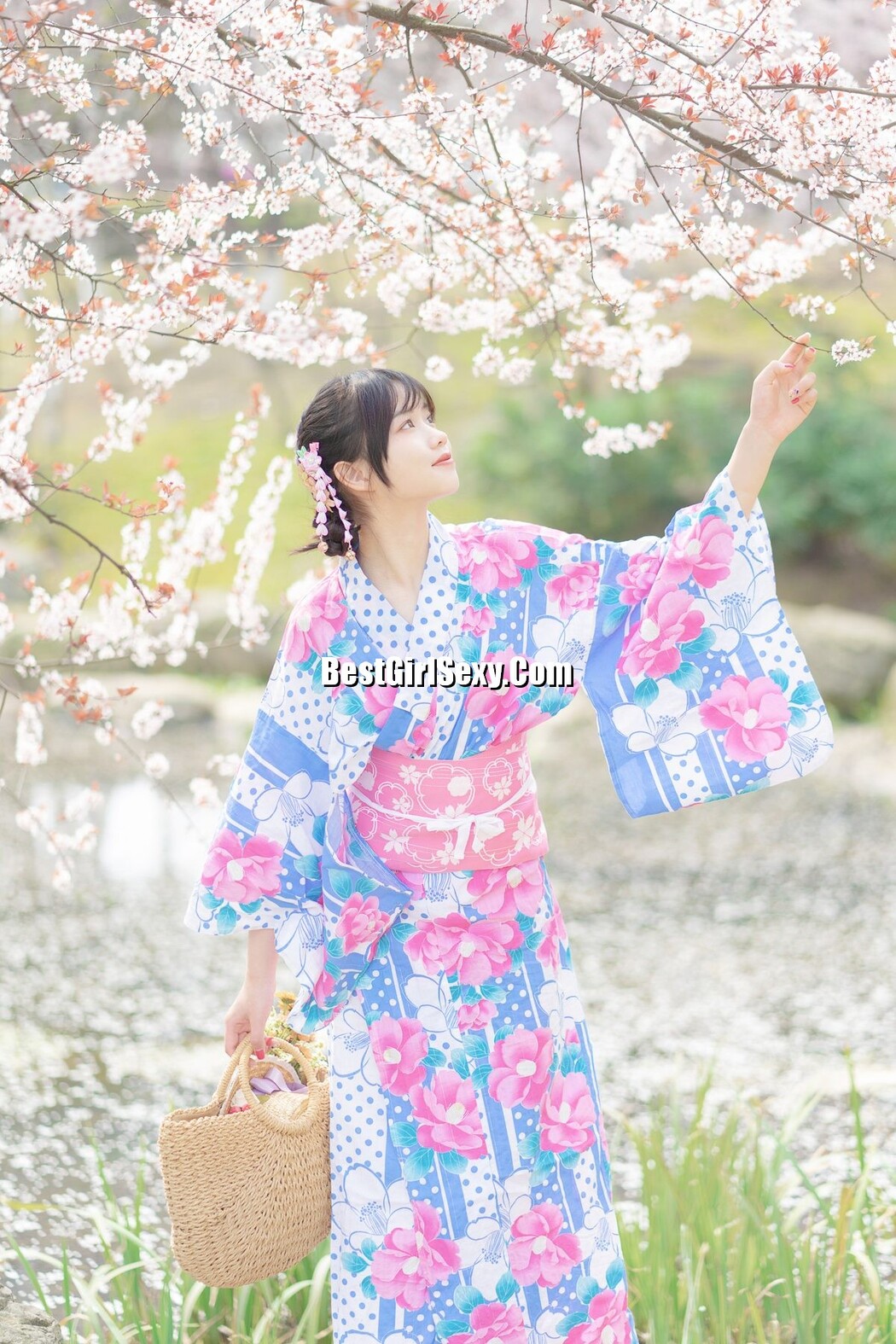 YiTuYu艺图语 Vol.3534 Izumi Izumi