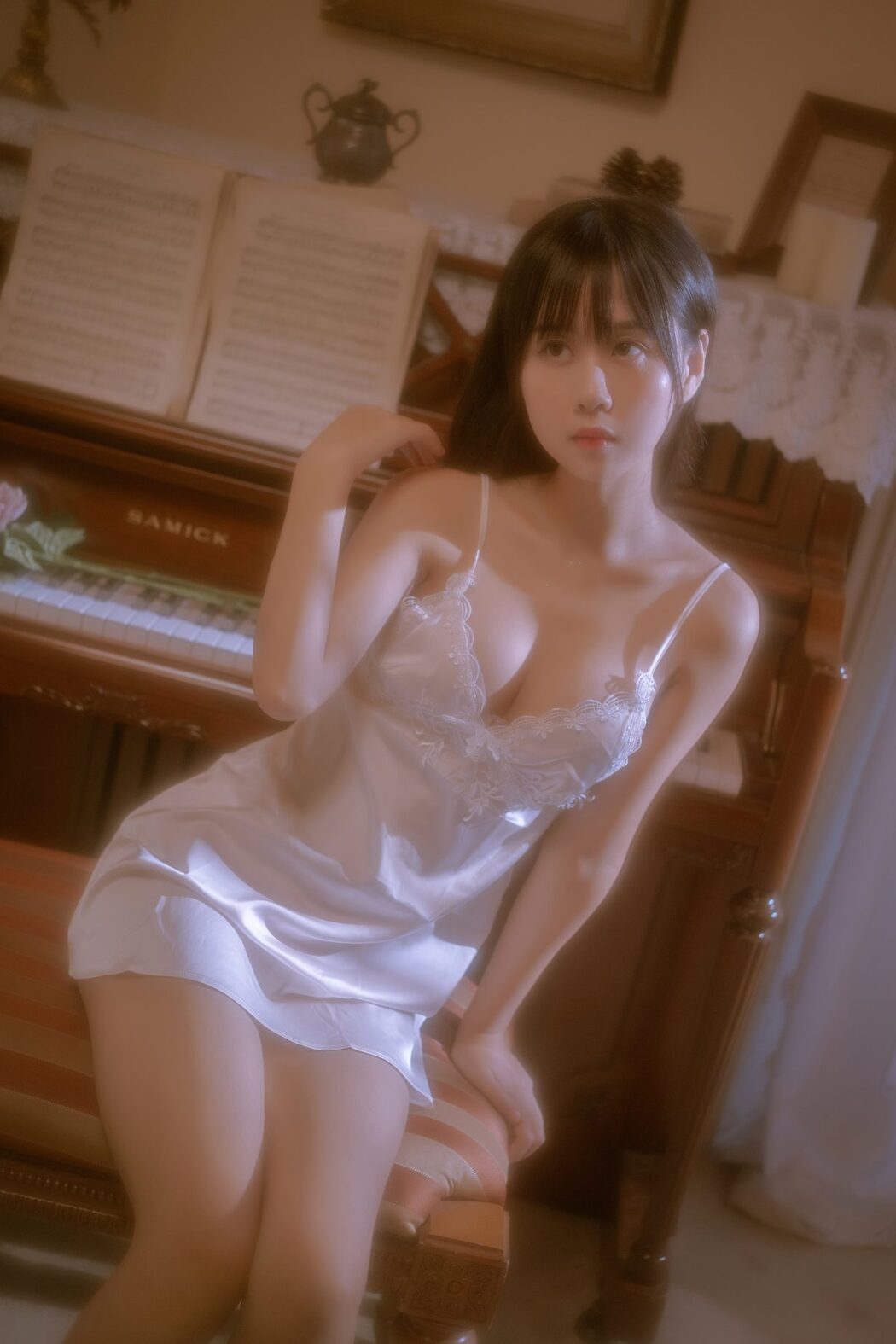YiTuYu艺图语 Vol.3693 Meng Ya Er