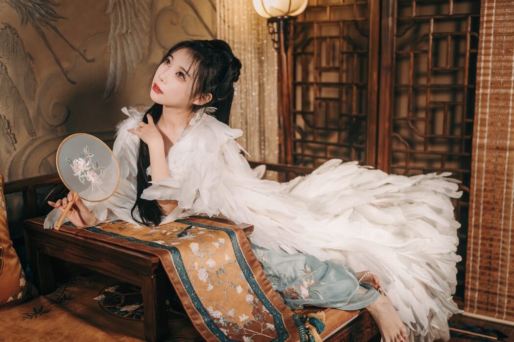 YiTuYu艺图语 Vol.3672 Zou Zou