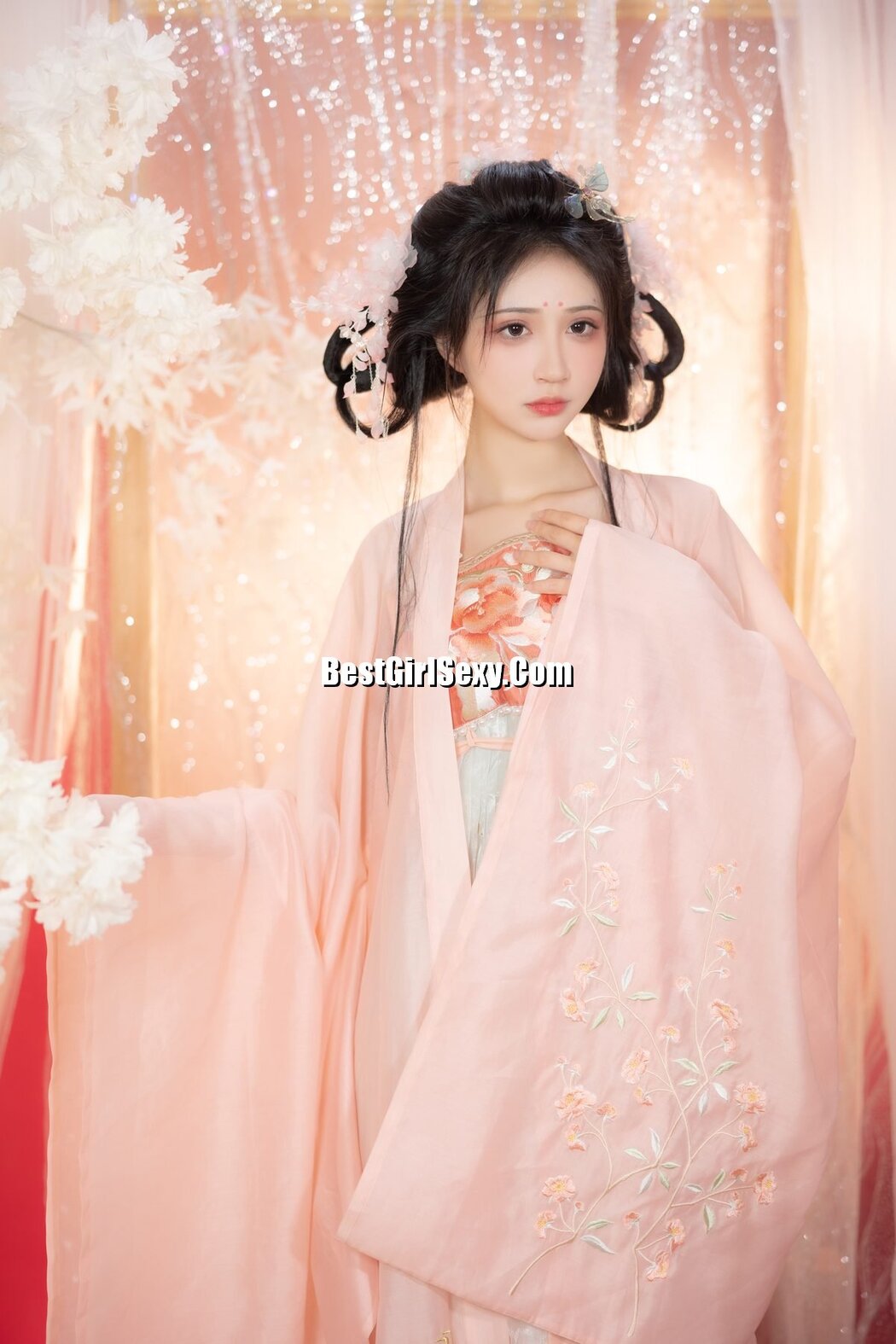 YiTuYu艺图语 Vol.3705 Qi Luo Sheng De Xiao Su Su