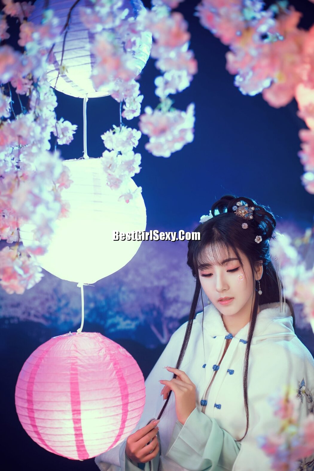 YiTuYu艺图语 Vol.3666 Li Lee