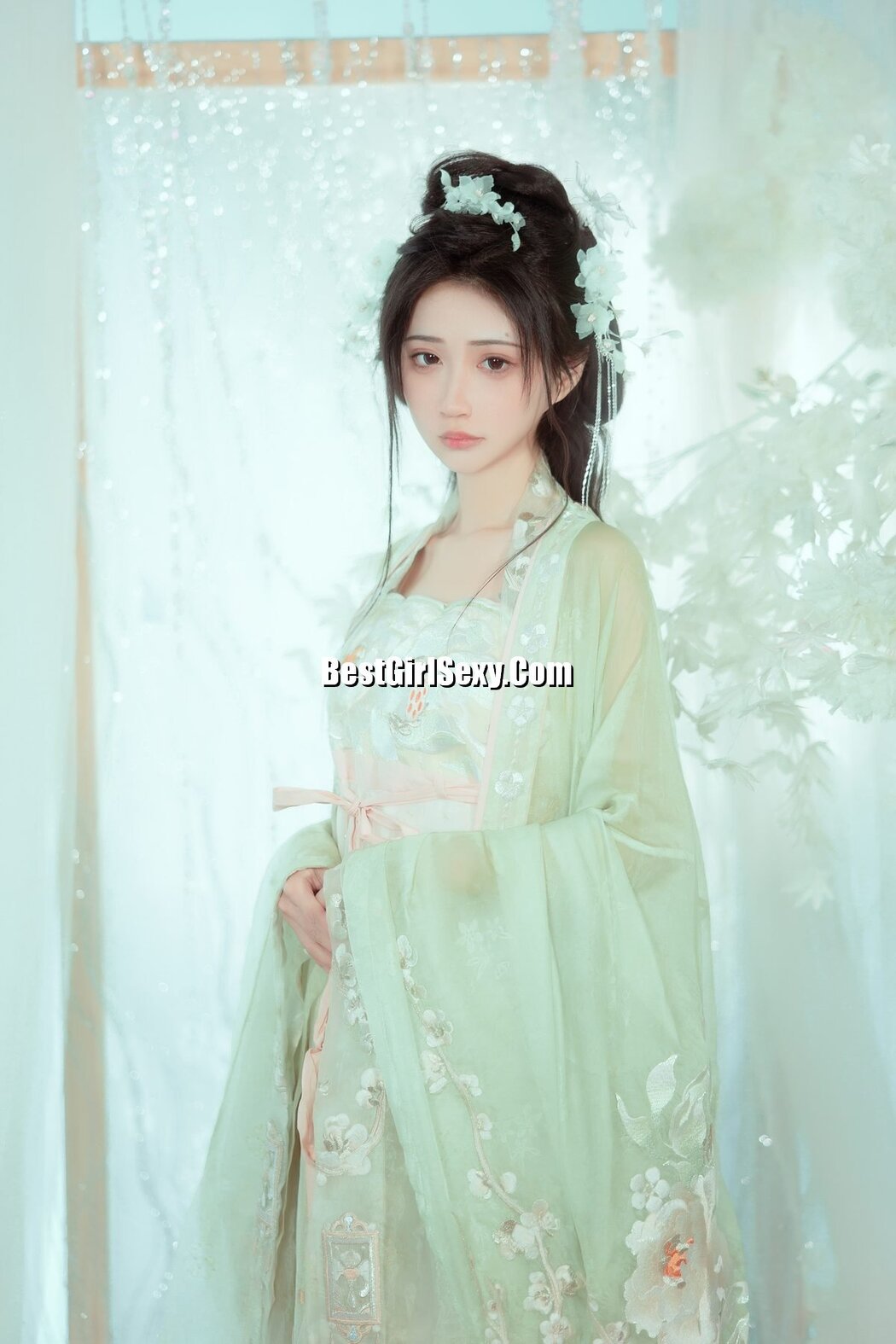 YiTuYu艺图语 Vol.3684 Qi Luo Sheng De Xiao Su Su