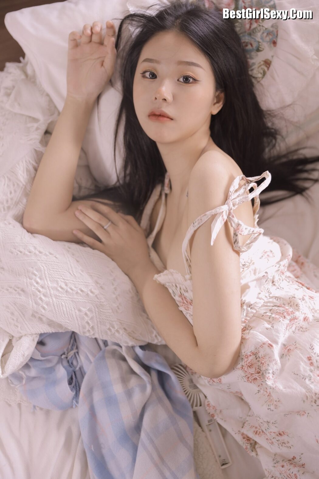 YiTuYu艺图语 Vol.3826 Li Li