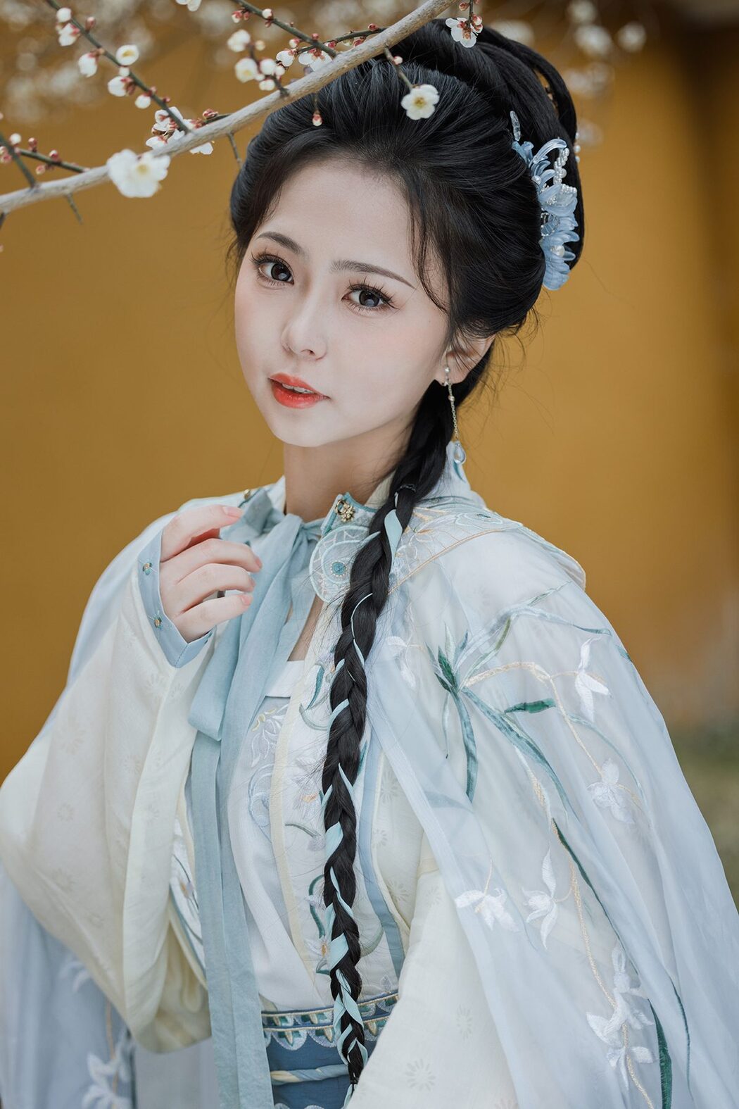 YiTuYu艺图语 Vol.3803 Qian Mo Hong Chen Cover Photo
