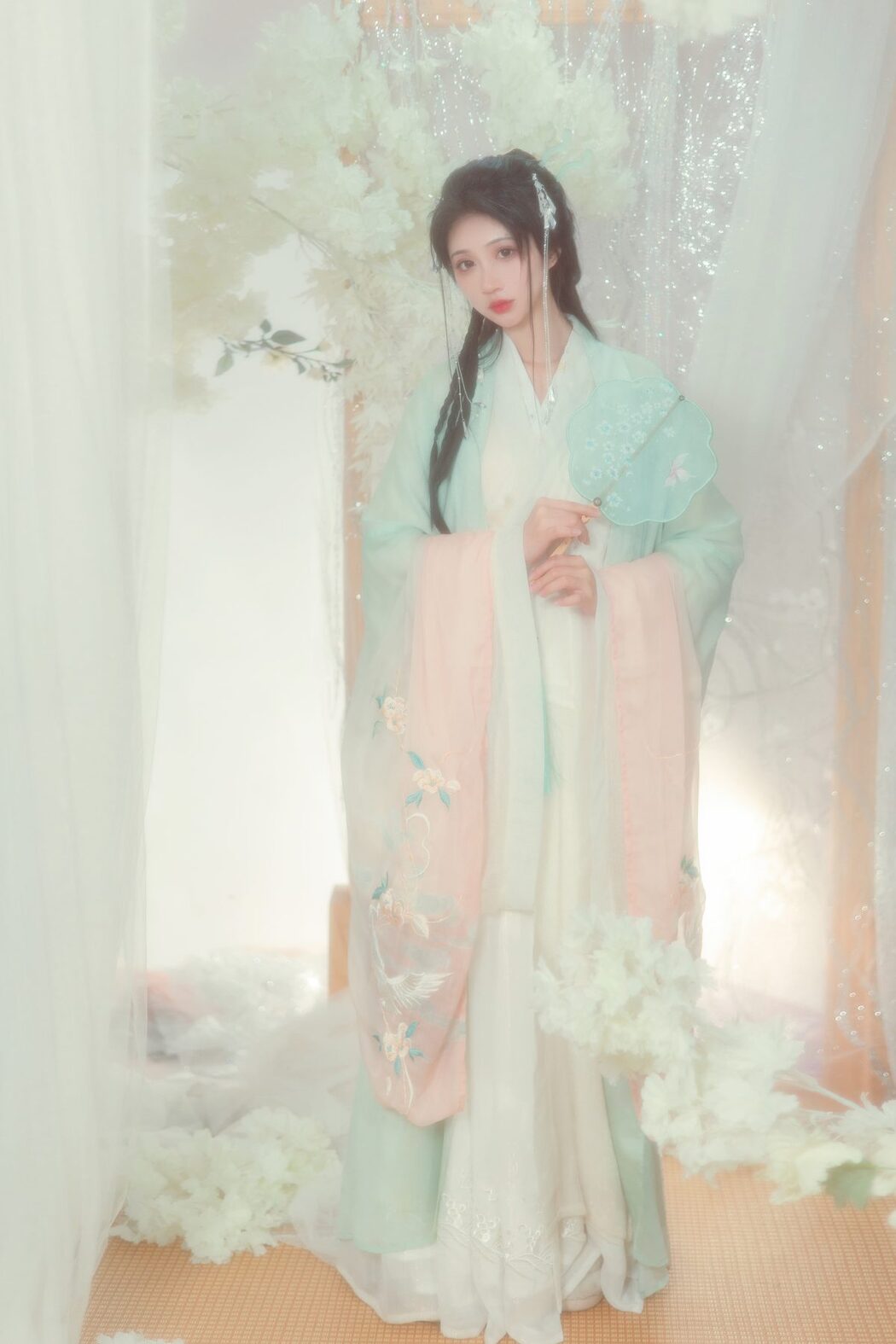 YiTuYu艺图语 Vol.3796 Qi Luo Sheng De Xiao Su Su