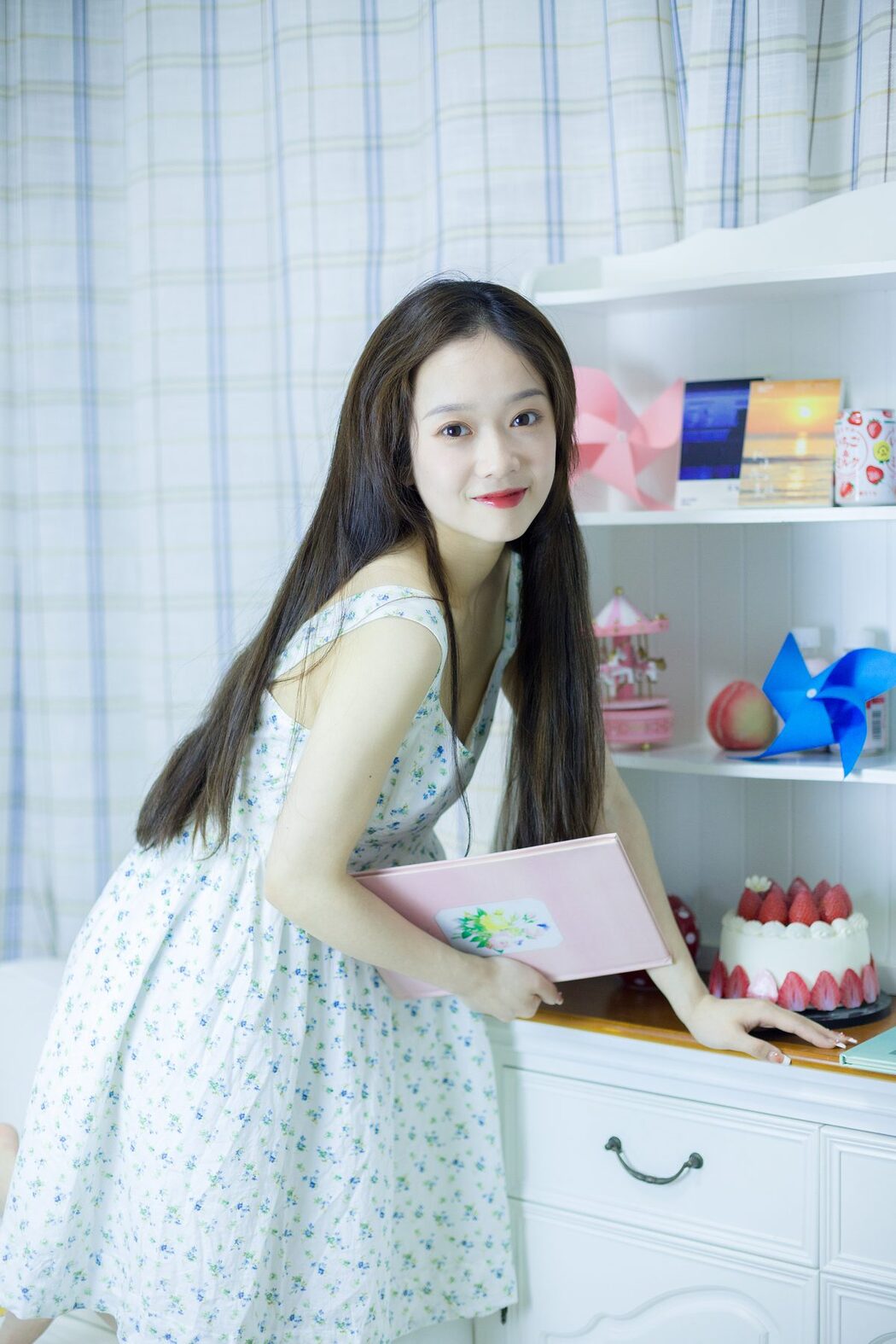 YiTuYu艺图语 Vol.3799 Ge Man Ni Nini