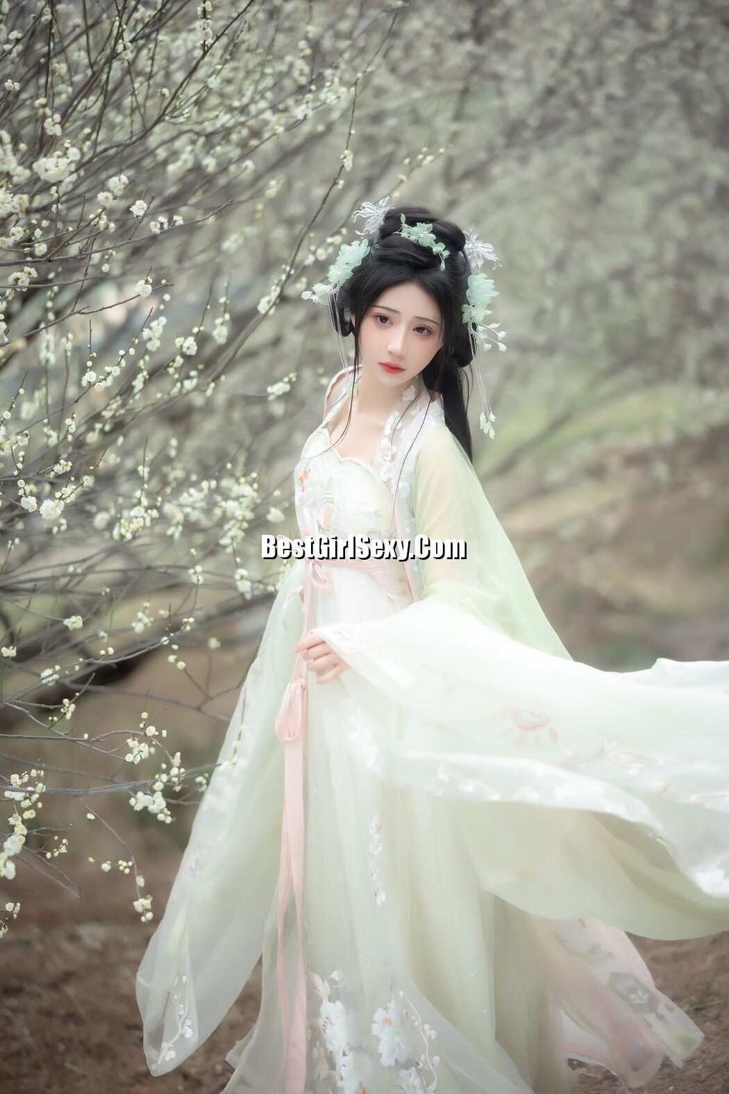 YiTuYu艺图语 Vol.3722 Qi Luo Sheng De Xiao Su Su