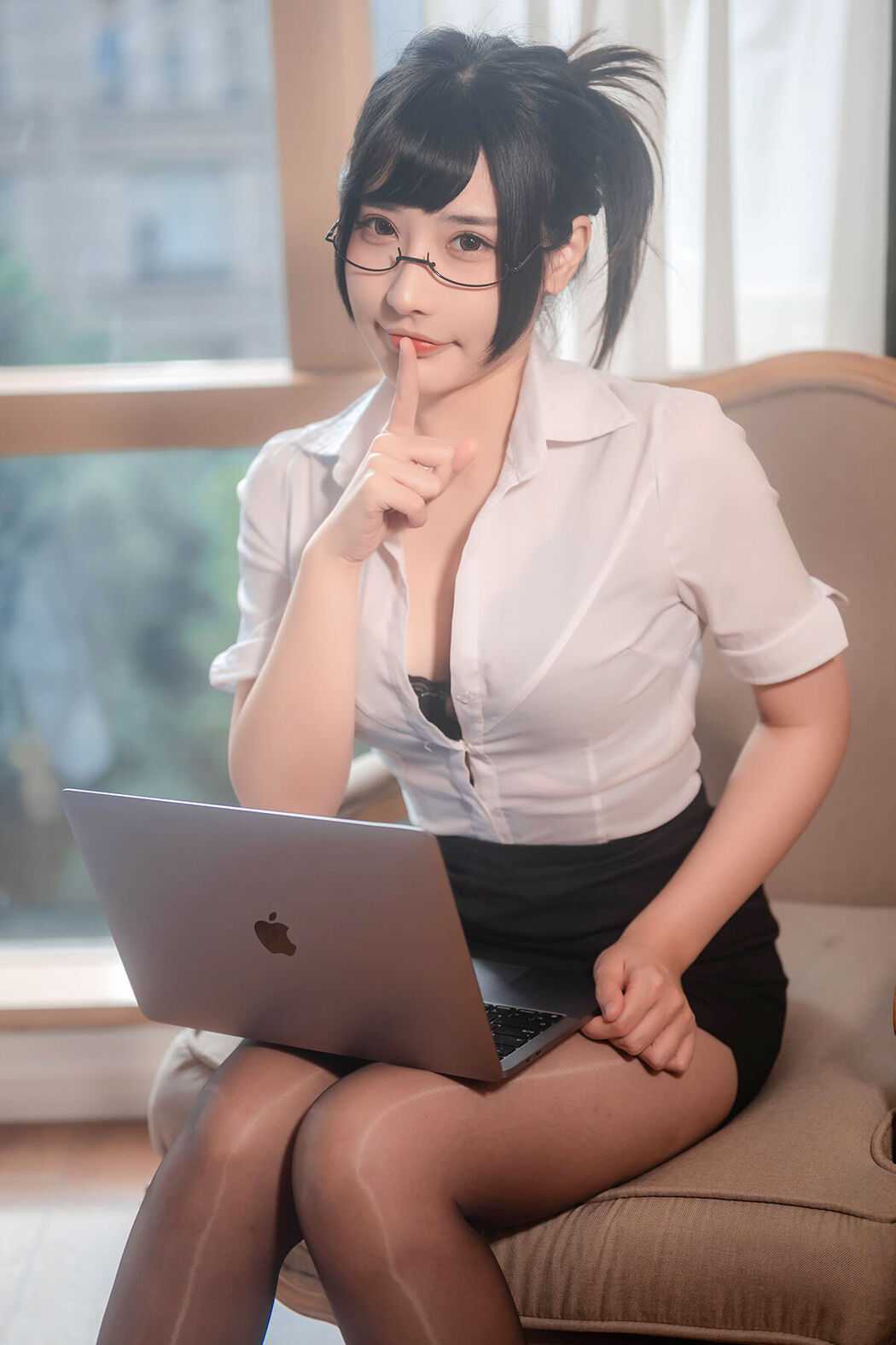 Coser@糖果果Candy – 室内OL Part2 Cover Photo