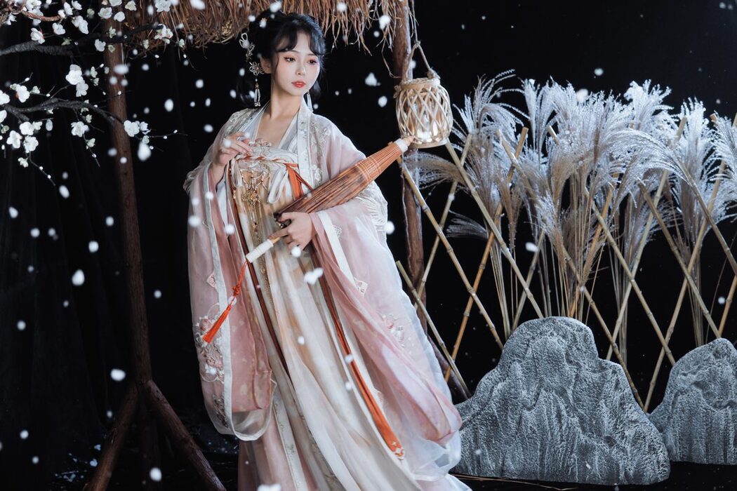 YiTuYu艺图语 Vol.3720 Qian Mo Hong Chen