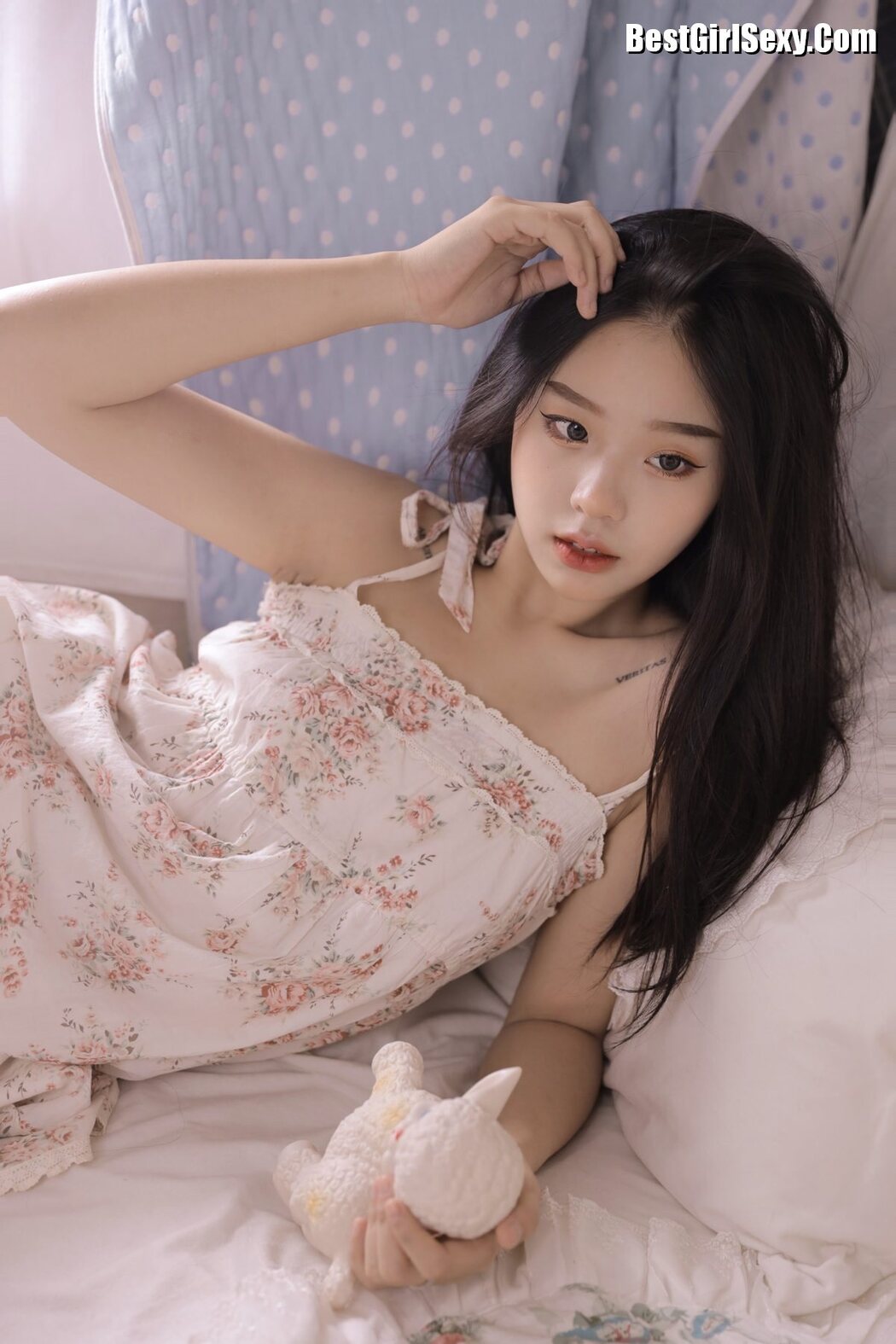 YiTuYu艺图语 Vol.3826 Li Li