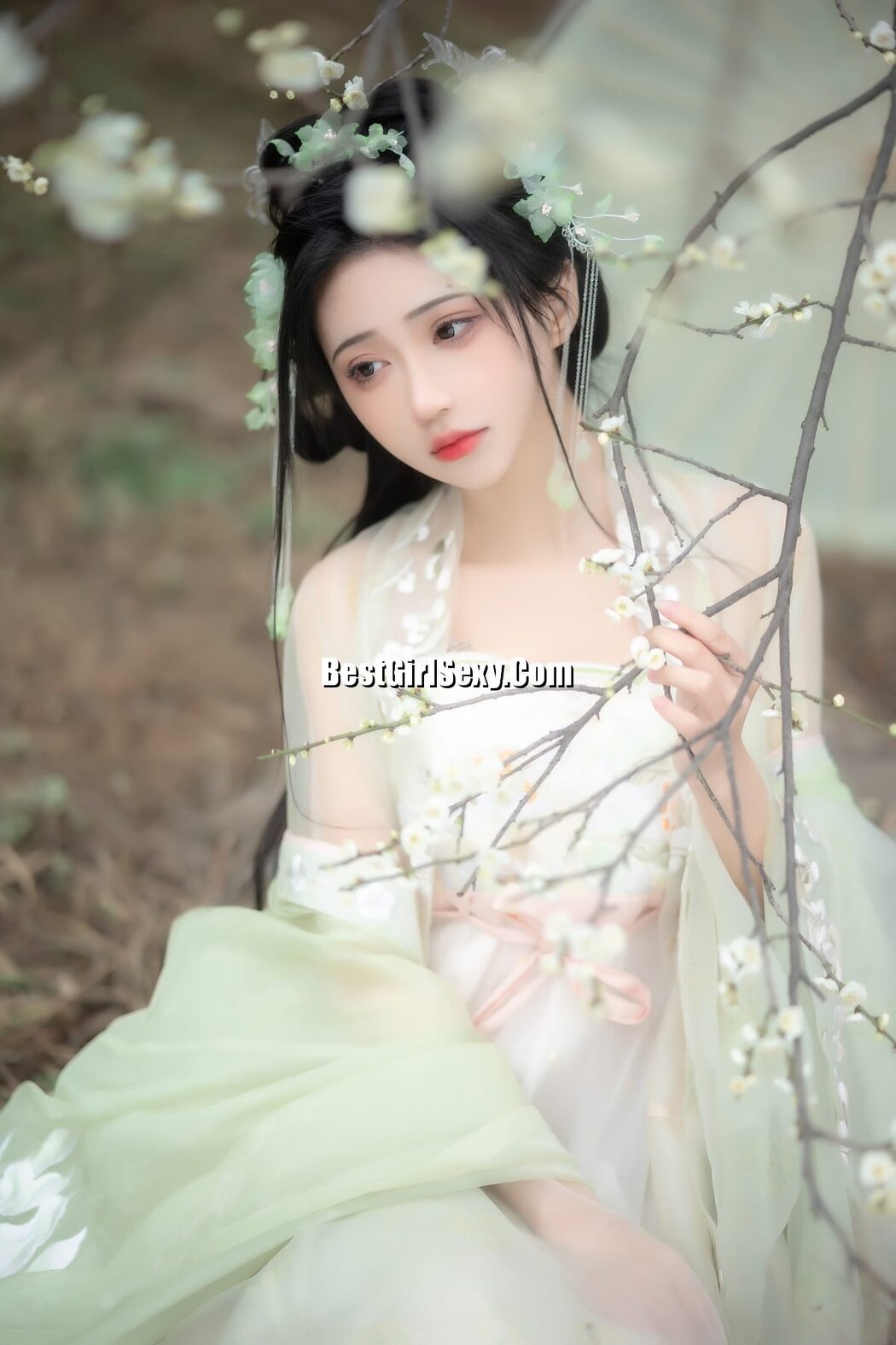 YiTuYu艺图语 Vol.3722 Qi Luo Sheng De Xiao Su Su