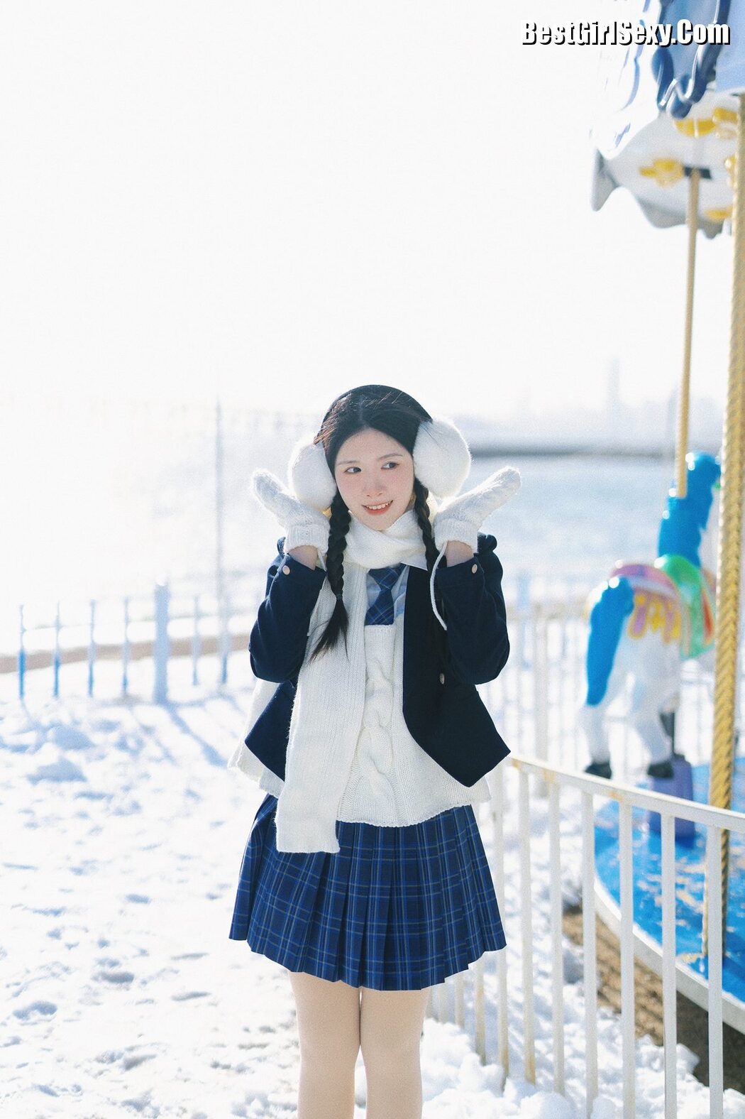 YiTuYu艺图语 Vol.3823 Dian Dong Xiao Zhu Pig