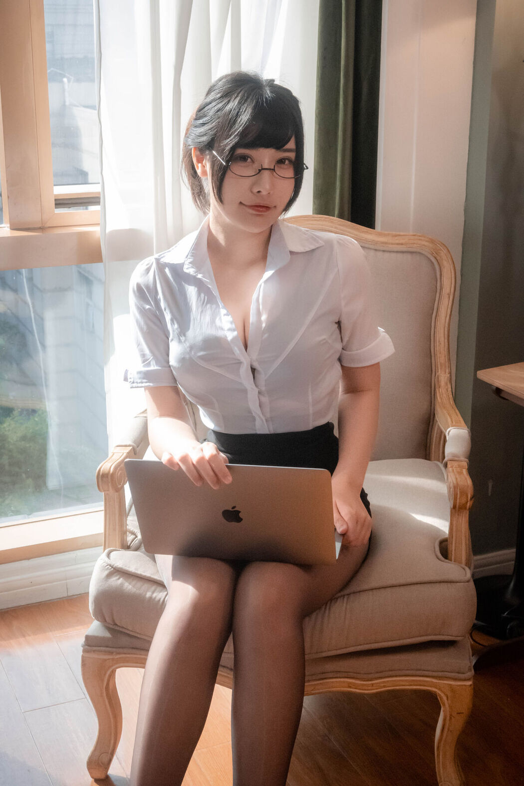 Coser@糖果果Candy – 室内OL Part1