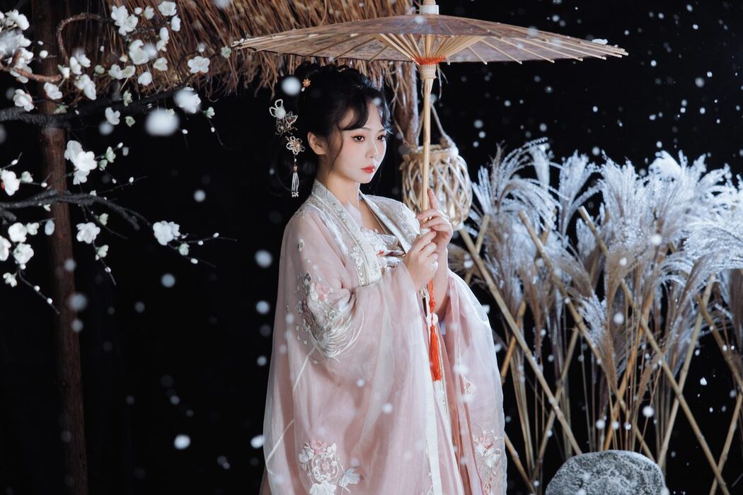 YiTuYu艺图语 Vol.3720 Qian Mo Hong Chen