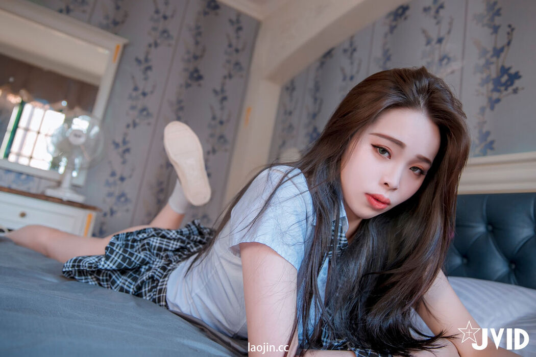 JVID Li Lin 里琳 – 觸碰巨乳JK的猥褻色情指導 里琳 我在輔導她作業的期間錄了一段我與她的視頻隔著校服撫摸她小穴就 變得 Part2